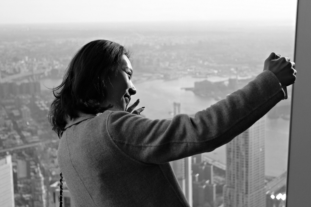 探寻内心微光与力量的最新微丧文案