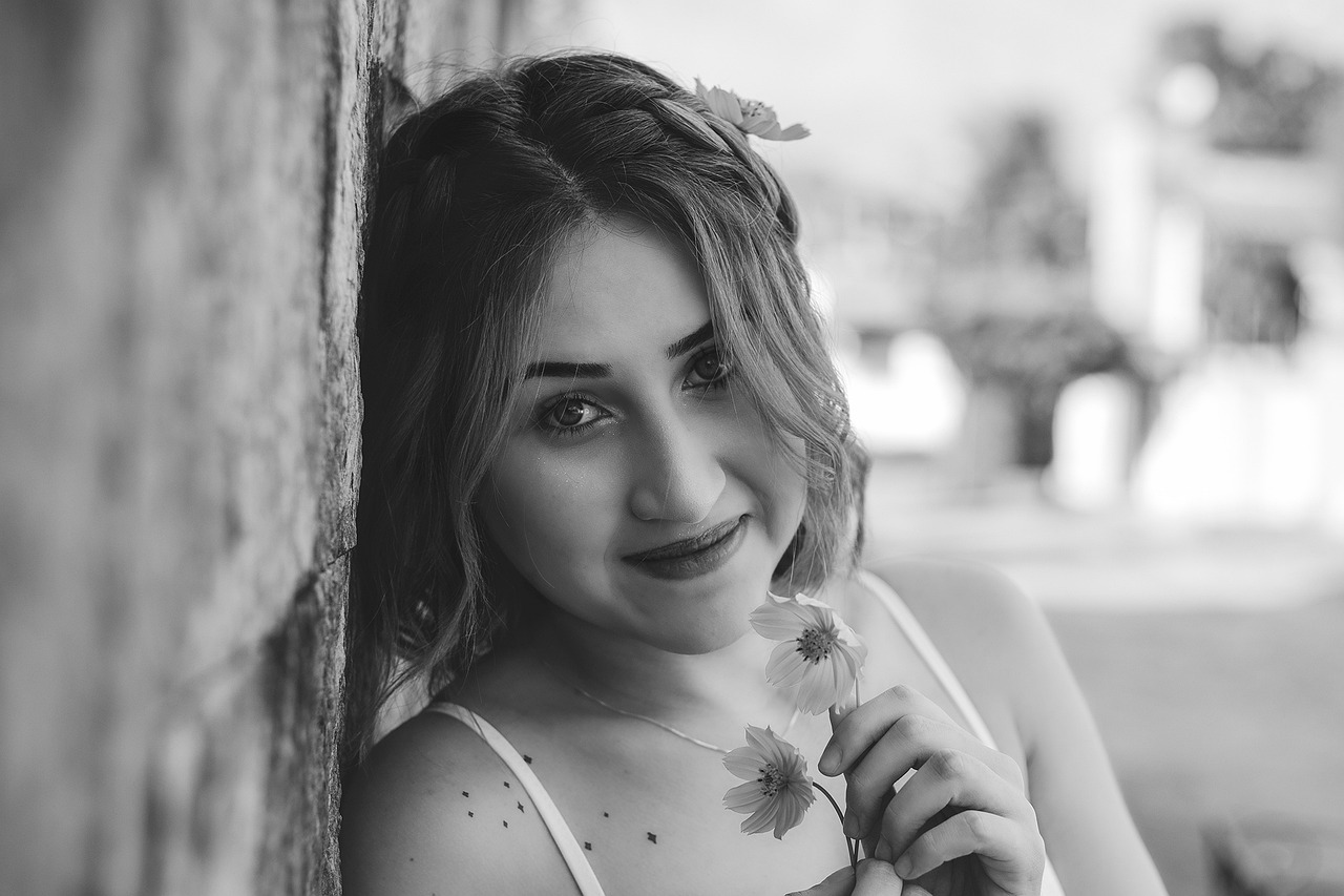 女士最新烫发时尚潮流，无限创意与魅力展现