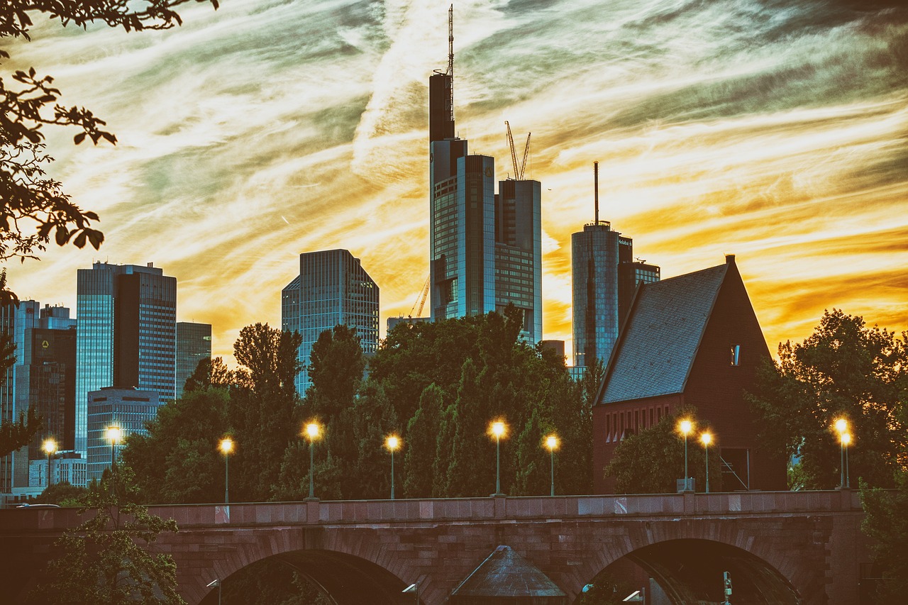 上海最新店招,繁华都市的商业新风尚