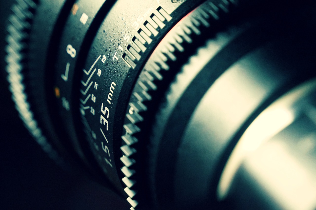 揭秘电影市场火热现象，搜八百最新票房数据大揭秘