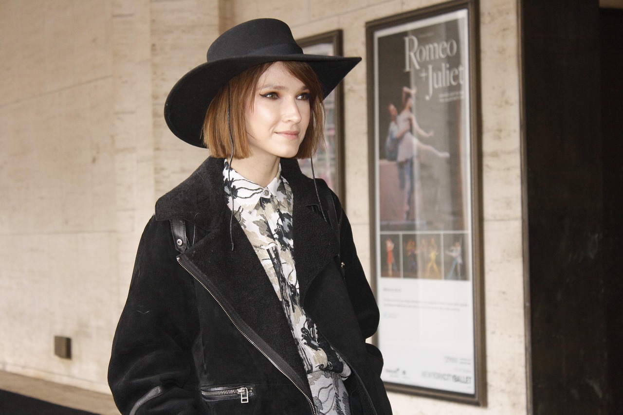 最新军装夹克，时尚与功能的完美融合