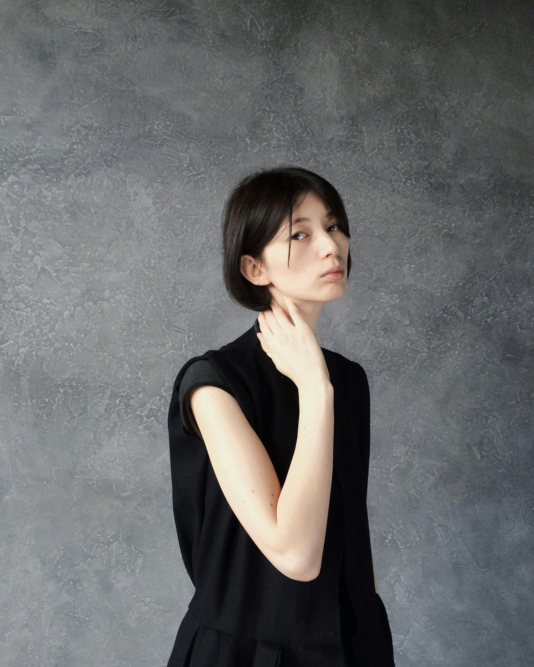 邓英最新照片，时光雕琢的美丽与魅力