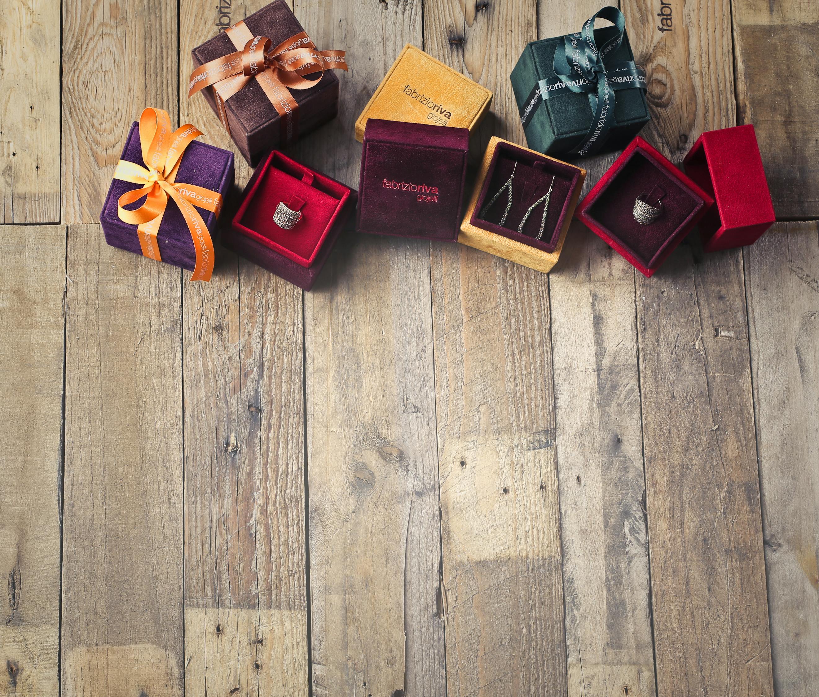 最新定制礼品，个性与情感的独特表达之道