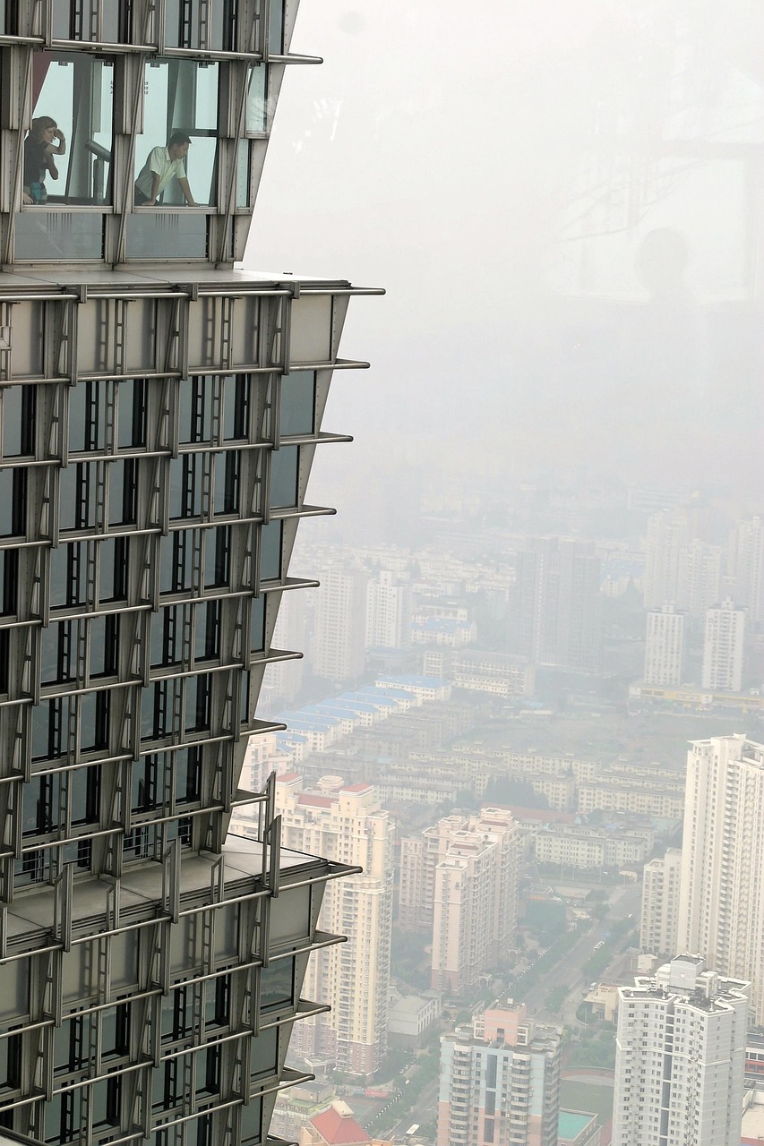 现代建筑建设的新进展与工地作业革新探索