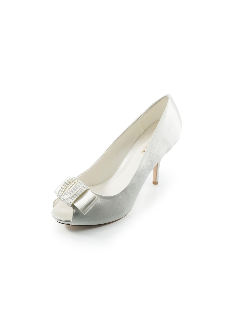 最新时尚女单鞋潮流趋势,女单鞋的潮流之选