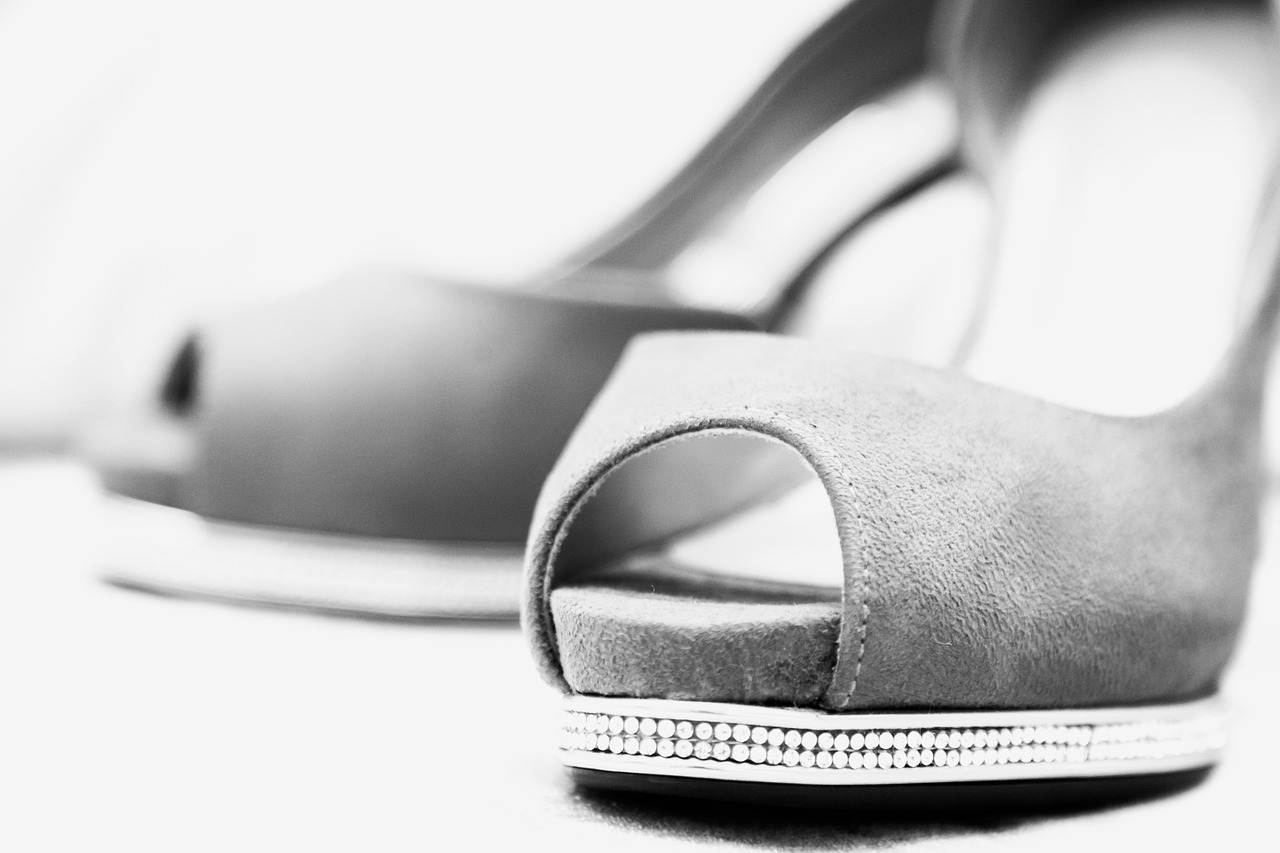 最新时尚女单鞋潮流趋势,女单鞋的潮流之选