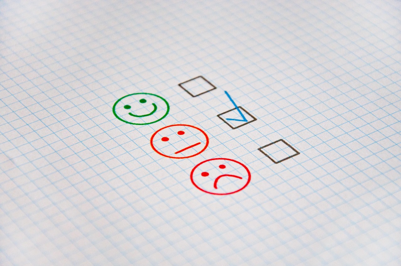 社会现象反思与语言使用警醒,最新贬义词解析