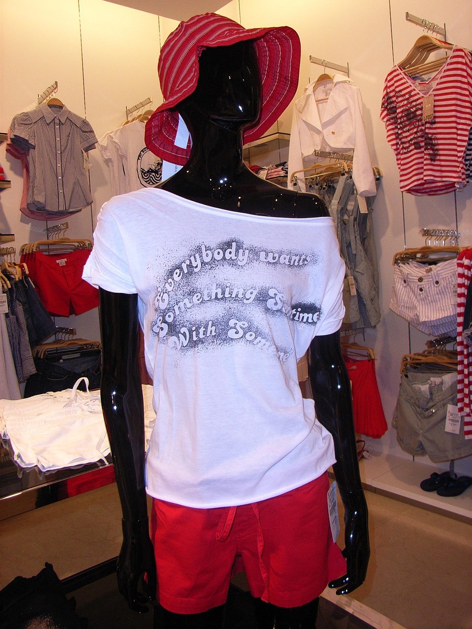 最新热裤街拍,时尚潮流的生动展现风采