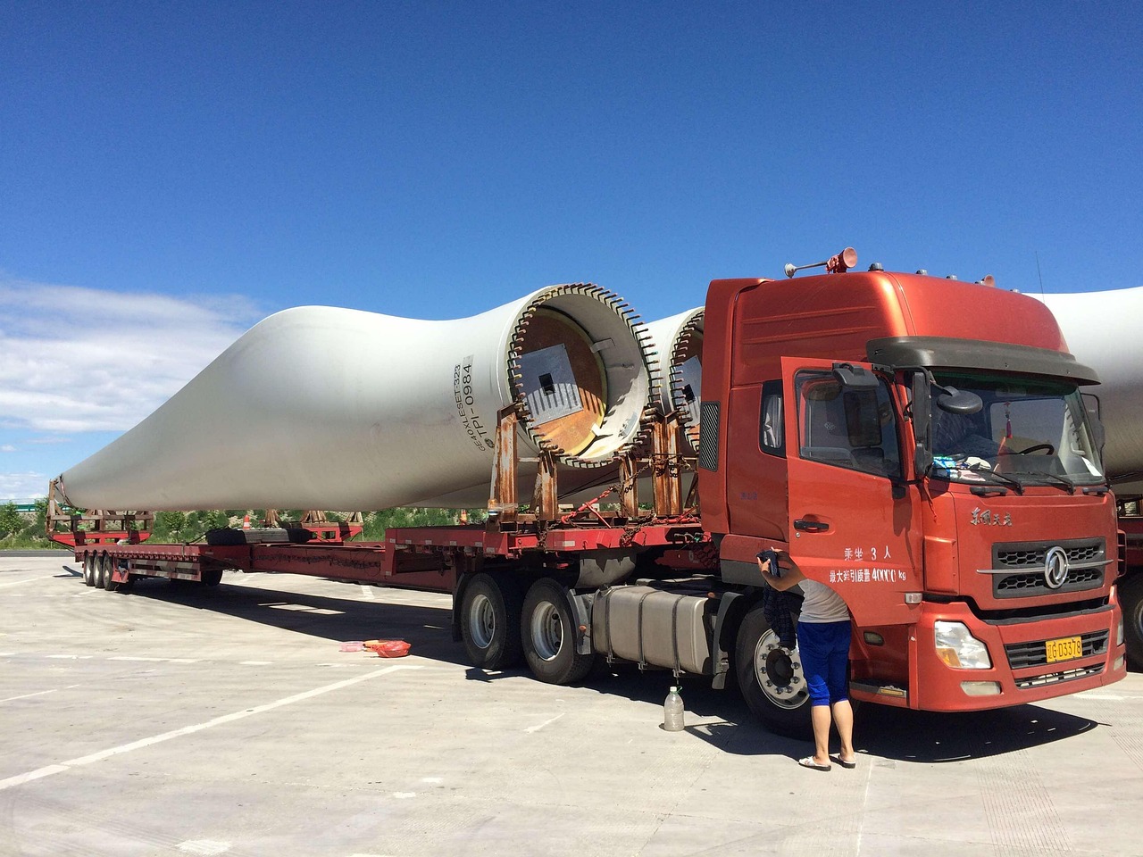 货车侧翻最新情况及分析概述