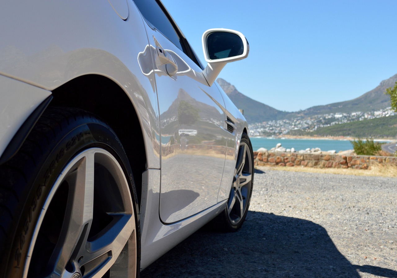 最新奔驰跑车盘点，速度与豪华的完美融合，一览无遗的极致体验