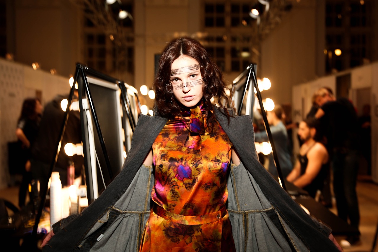 今日重塑时尚与文化魅力的典范，丽莎的最新风采展现