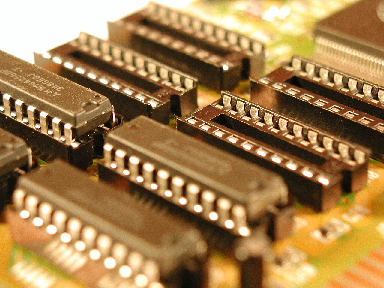 老板电器上市之路,回顾历程,前瞻未来