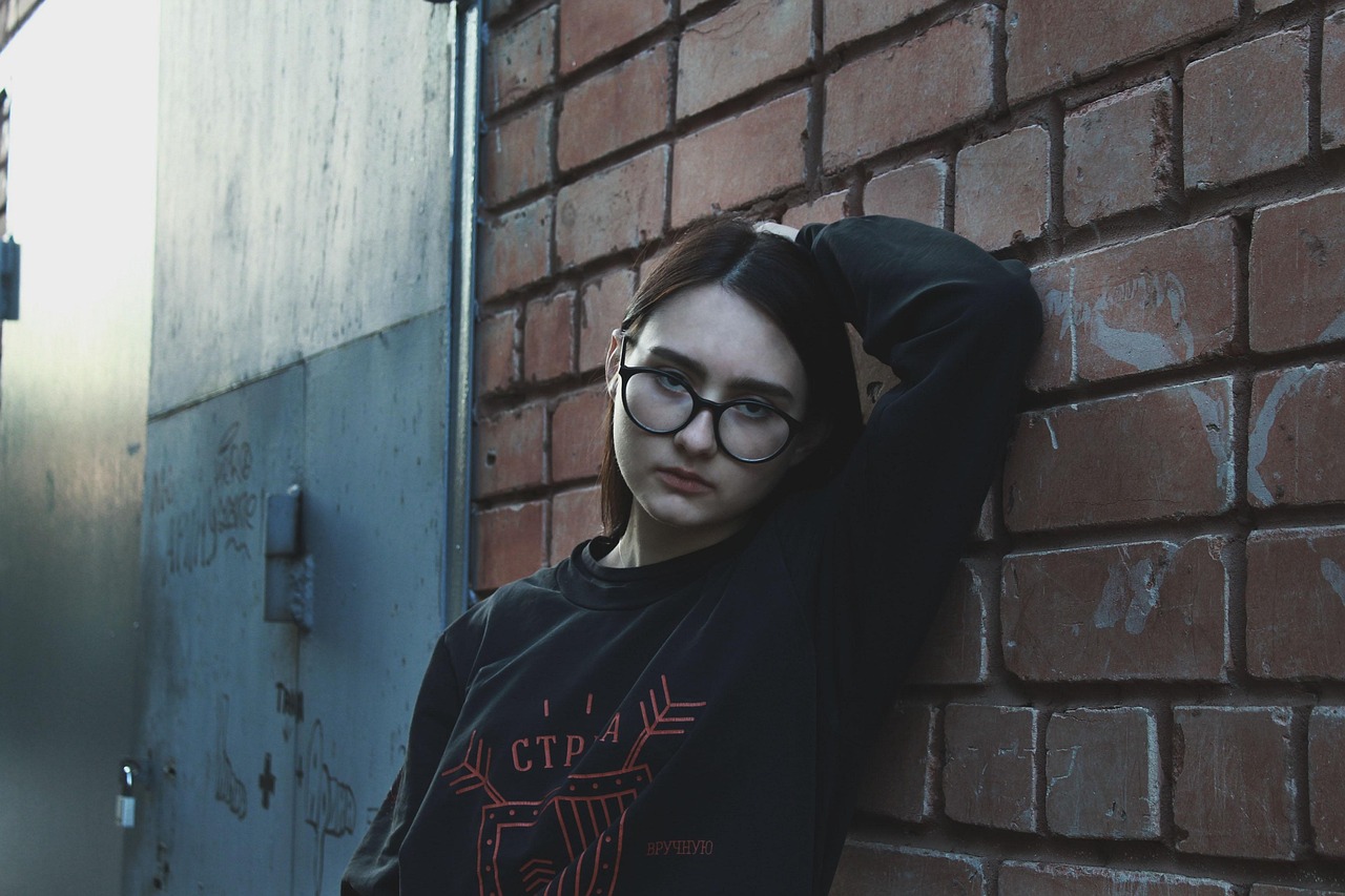 王俊凯四周年庆生照,回顾成长历程,感受魅力影响力