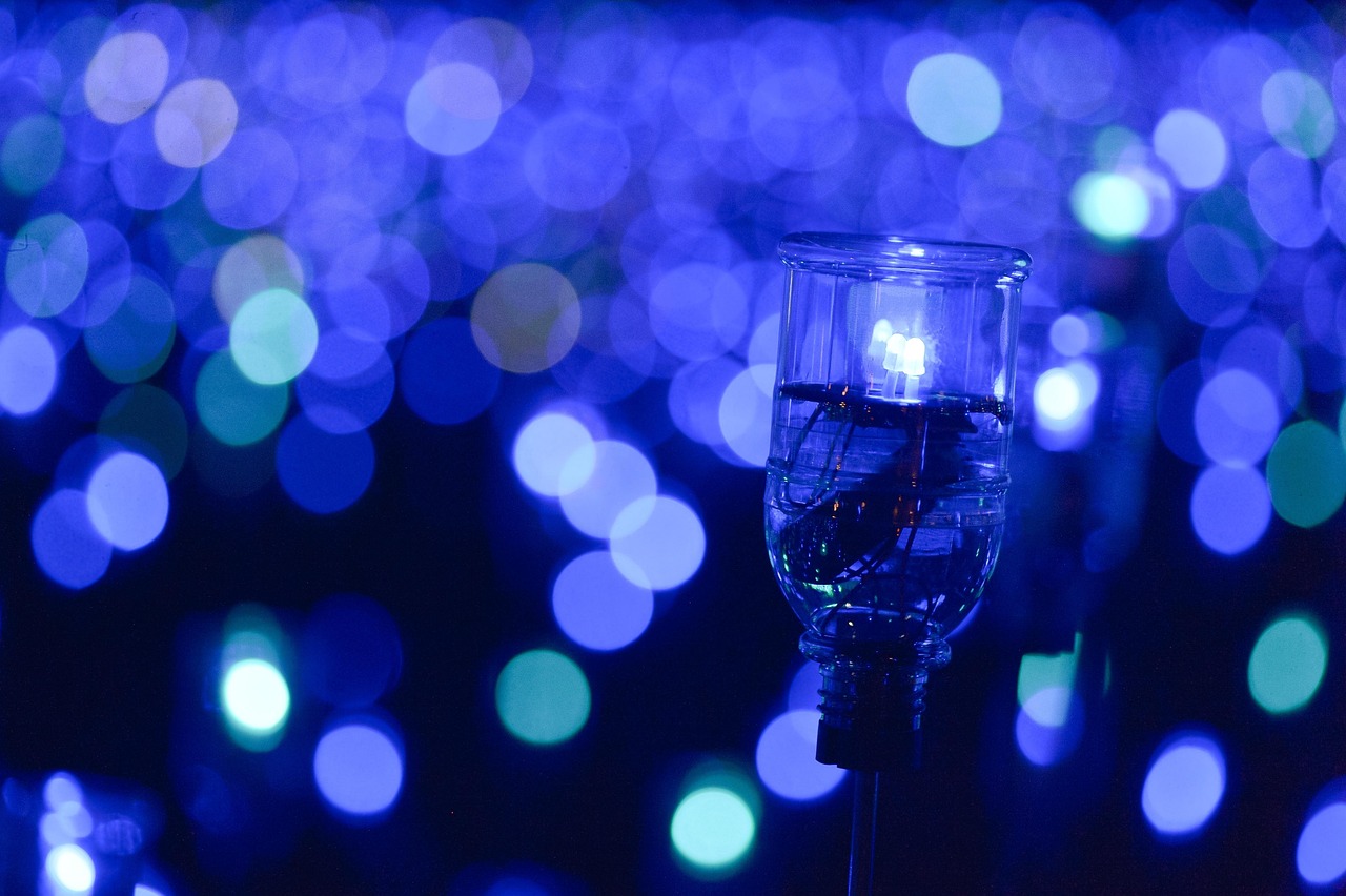 紫光照明闪耀四月，上市之路启航