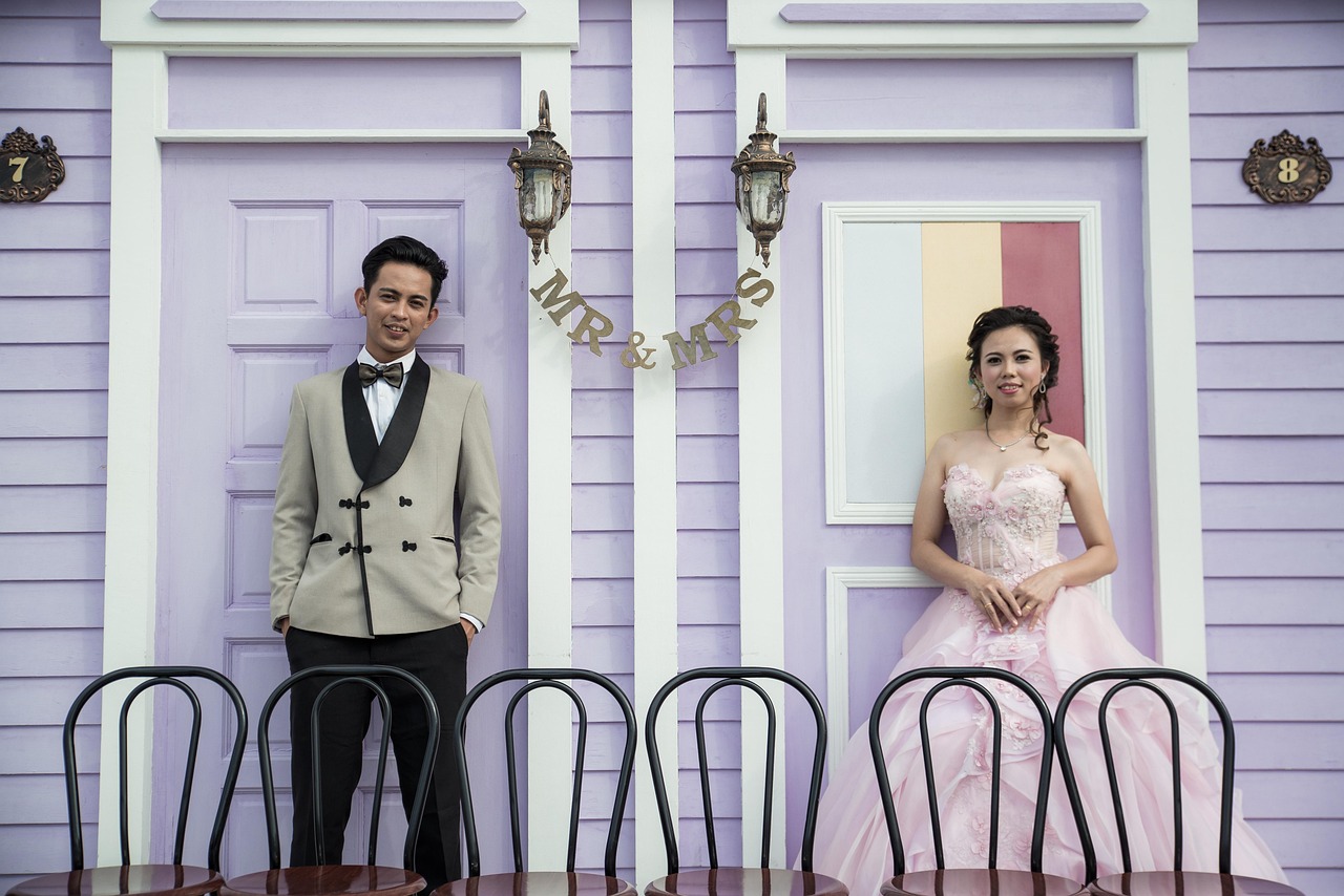 四月演员女郎，星光下的绚烂人生