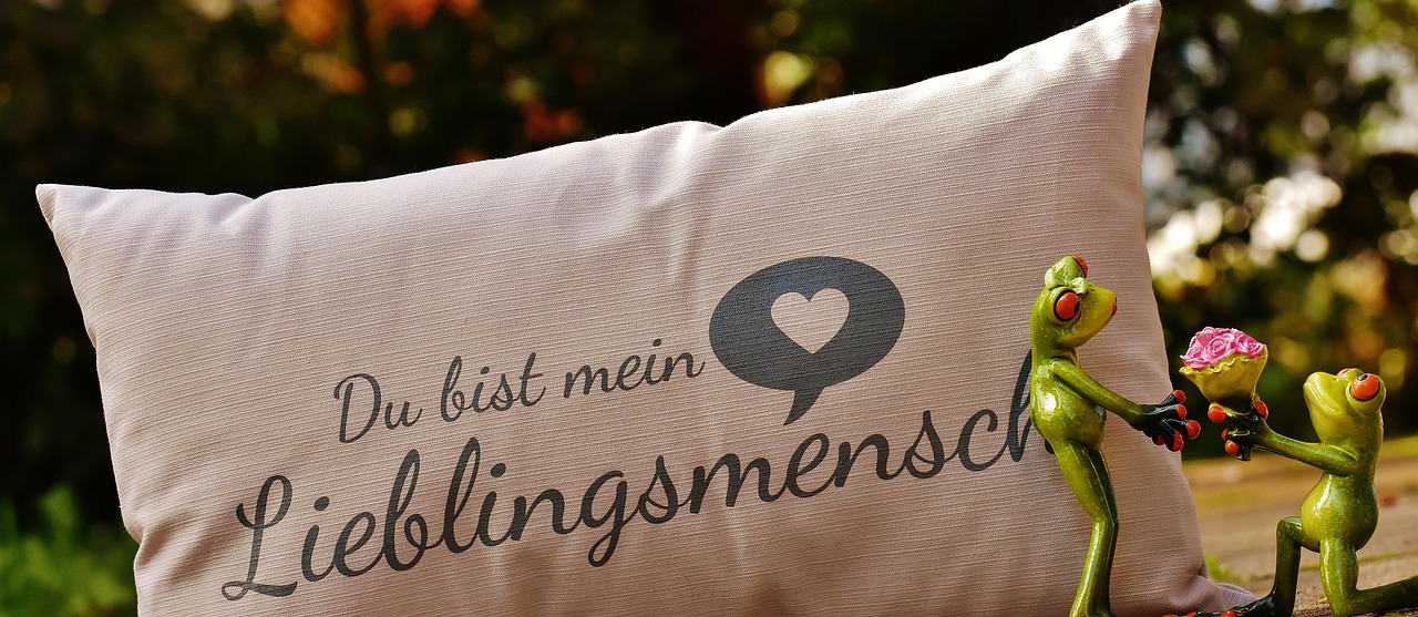 四月深情，致我最真挚的三行情书，满满都是对你的爱。