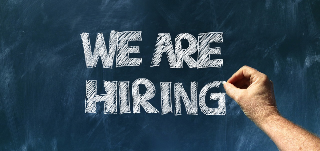 陆君霆与安柔的四月最新更新，故事继续发展！