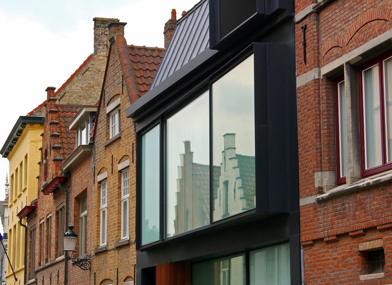 二次元浪漫情侣头像，四月动漫男男情侣头像探索