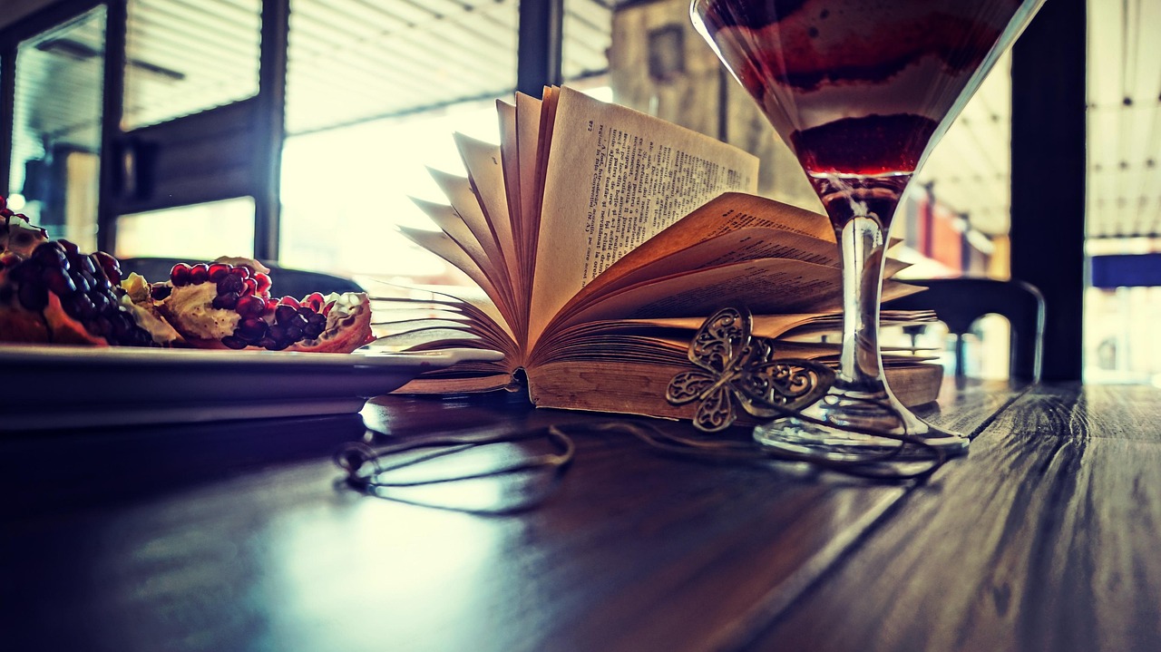 五月动漫盛宴，视觉与情感的双重燃烧，辣眼睛的动漫盛宴